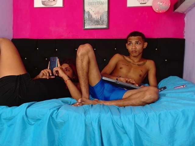 blacktwinks live cam on BongaCams