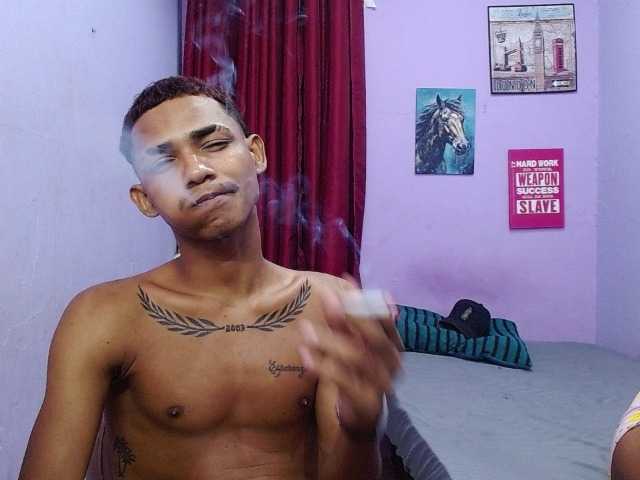 blacktwinks live cam on BongaCams