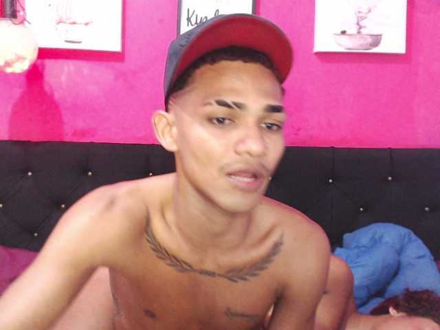 blacktwinks live cam on BongaCams