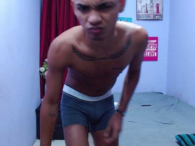 blacktwinks live cam on BongaCams