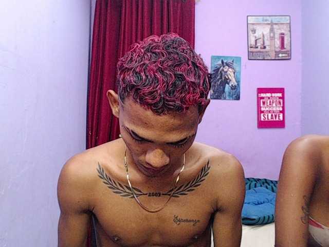 blacktwinks live cam on BongaCams