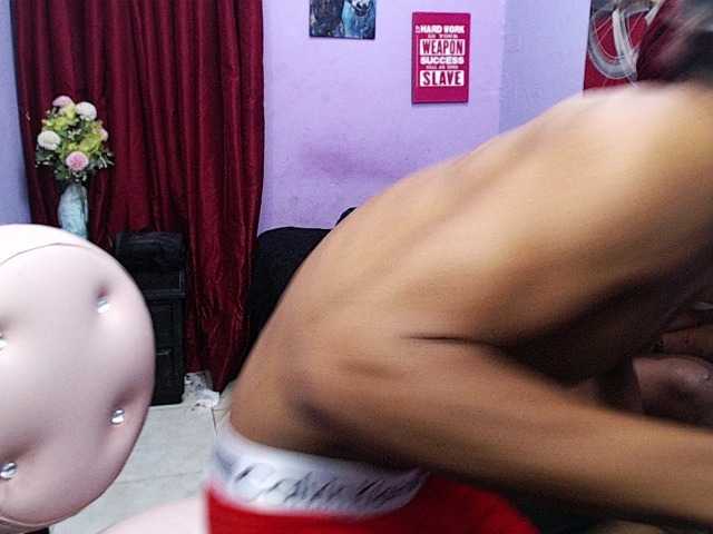 blacktwinks live cam on BongaCams