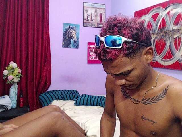 blacktwinks live cam on BongaCams