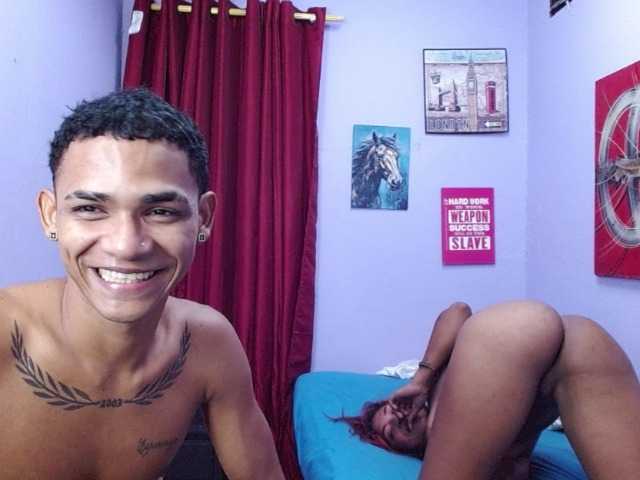 blacktwinks live cam on BongaCams