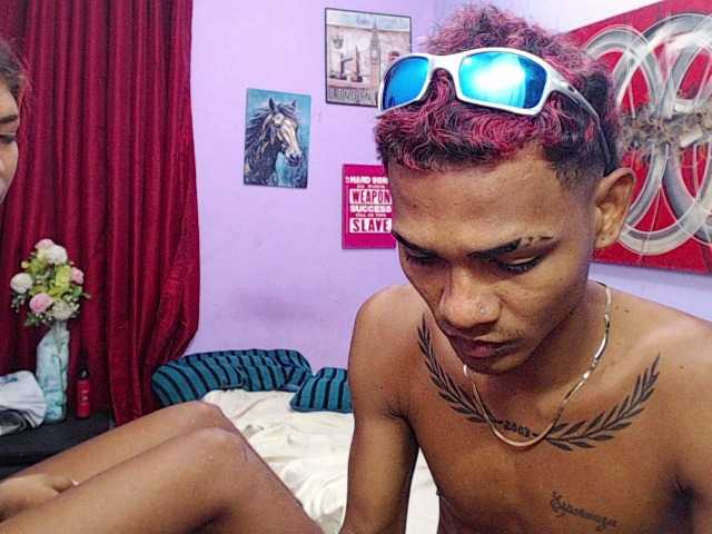 blacktwinks live cam on BongaCams