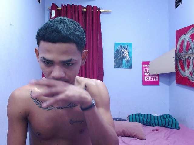 blacktwinks live cam on BongaCams