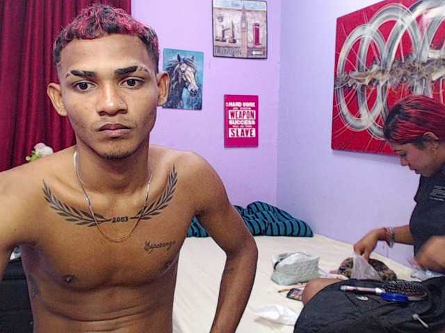 blacktwinks live cam on BongaCams