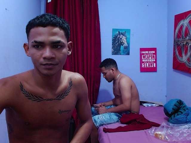 blacktwinks live cam on BongaCams