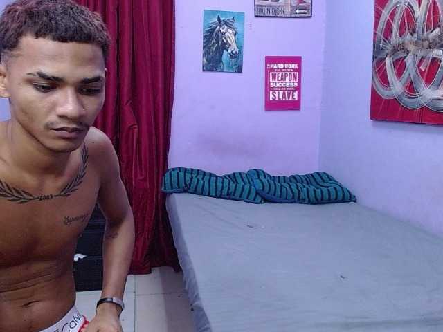 blacktwinks live cam on BongaCams