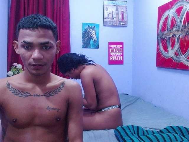 blacktwinks live cam on BongaCams