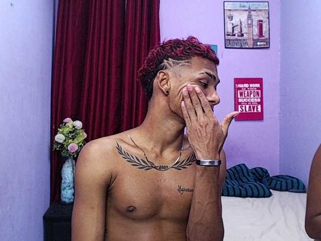 blacktwinks live cam on BongaCams