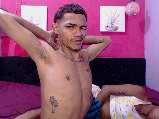 blacktwinks live cam