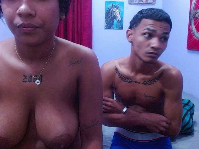 blacktwinks live cam on BongaCams