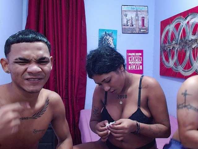 blacktwinks live cam on BongaCams