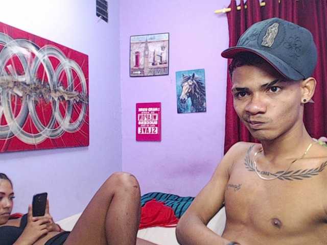 blacktwinks live cam on BongaCams
