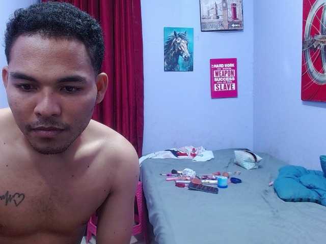 blacktwinks live cam on BongaCams