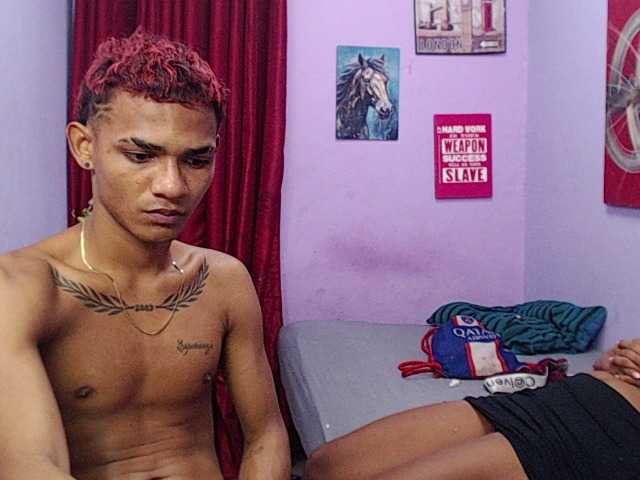 blacktwinks live cam on UnifiedCams