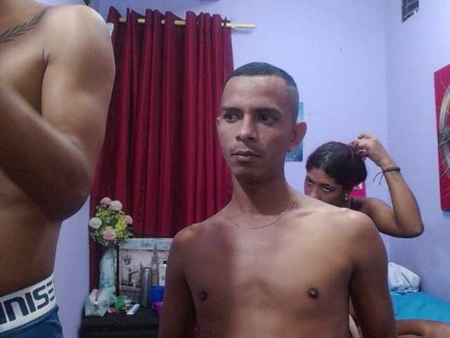 blacktwinks live cam on BongaCams