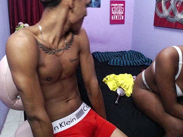 blacktwinks live cam on BongaCams
