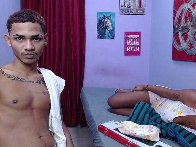 blacktwinks live cam on BongaCams