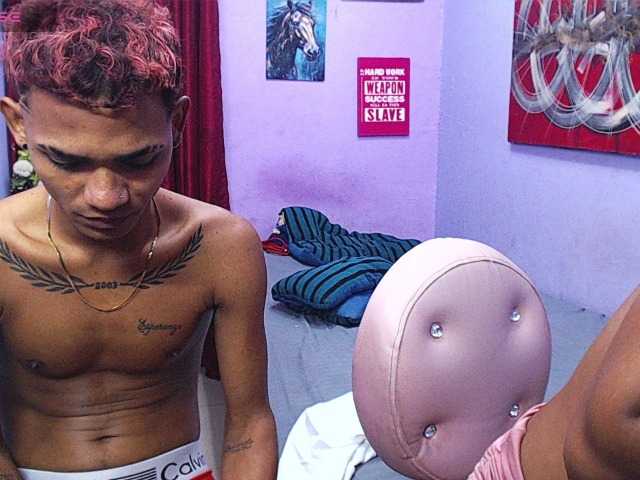 blacktwinks live cam on BongaCams