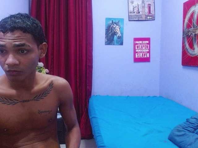 blacktwinks live cam on BongaCams