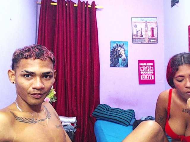 blacktwinks live cam on BongaCams