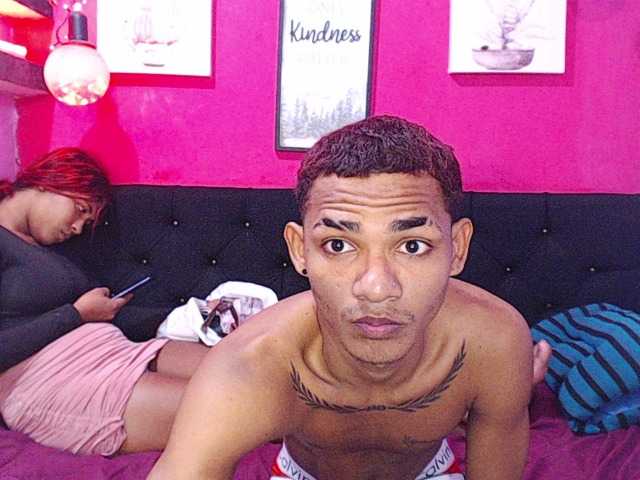 blacktwinks live cam on BongaCams