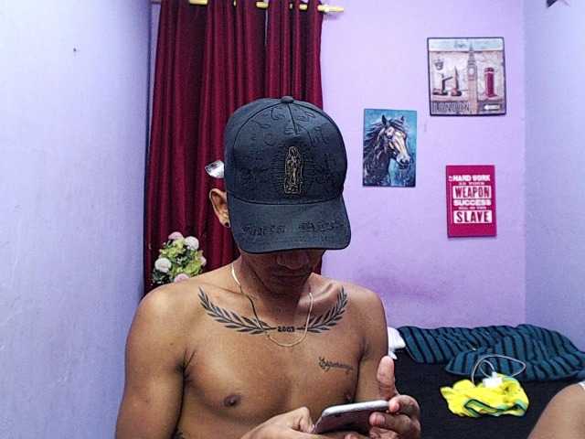 blacktwinks live cam on BongaCams