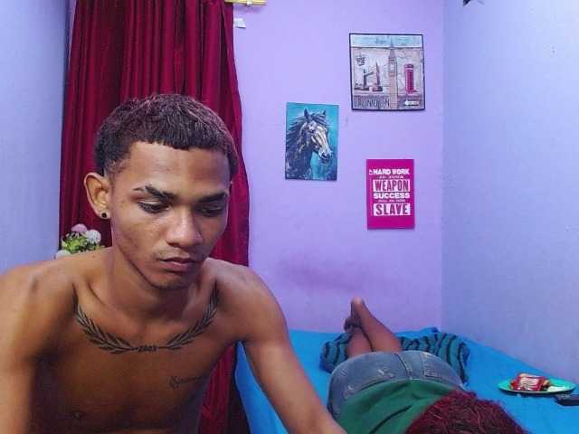 blacktwinks live cam on BongaCams