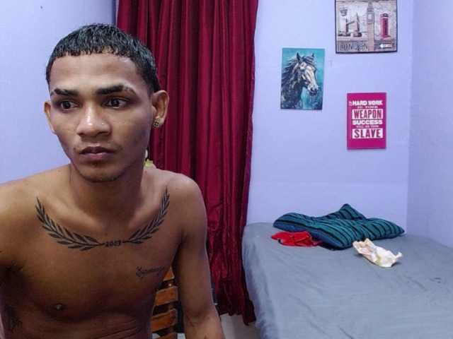blacktwinks live cam on BongaCams