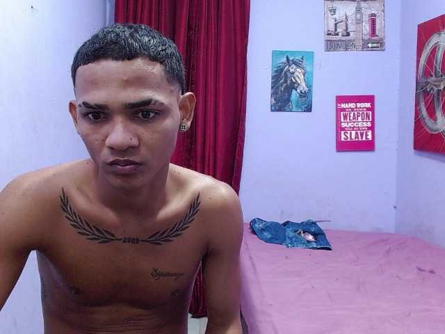 blacktwinks live cam on BongaCams