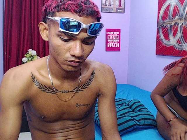 blacktwinks live cam on BongaCams
