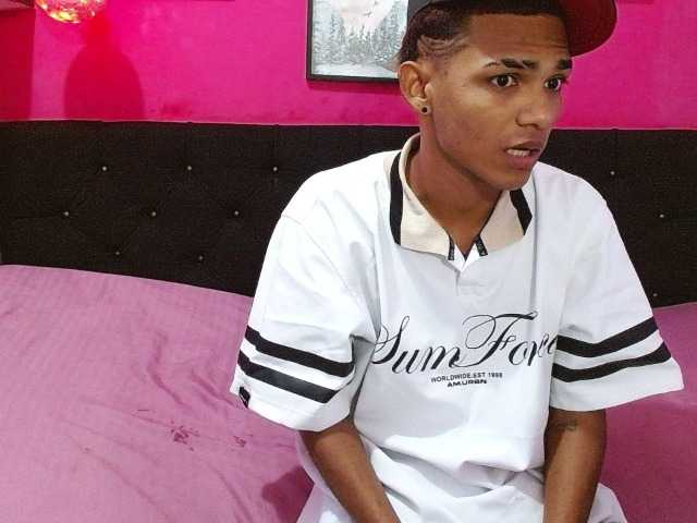 blacktwinks live cam on BongaCams
