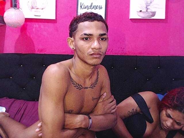 blacktwinks live cam on BongaCams