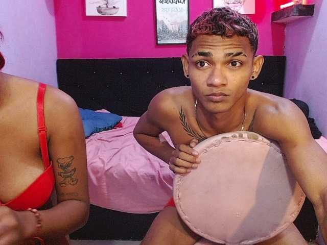 blacktwinks live cam on BongaCams