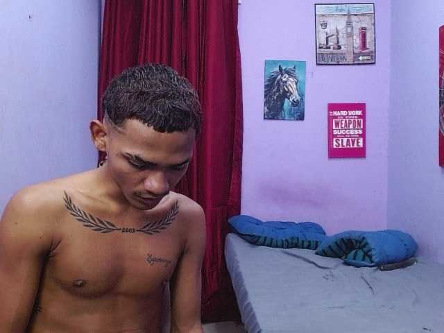 blacktwinks live cam on BongaCams