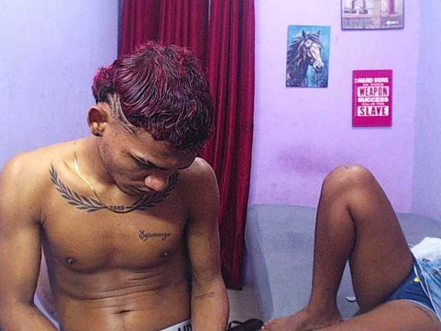 blacktwinks live cam on BongaCams