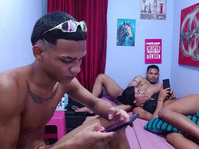 blacktwinks live cam on BongaCams