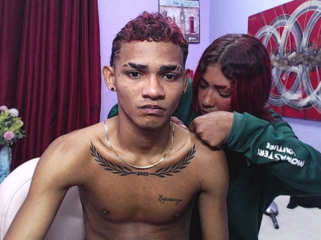 blacktwinks live cam on BongaCams