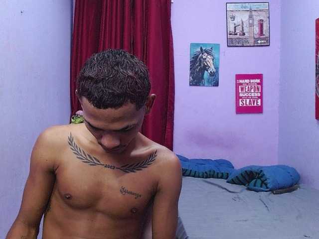 blacktwinks live cam on BongaCams