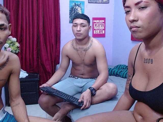 blacktwinks live cam on BongaCams