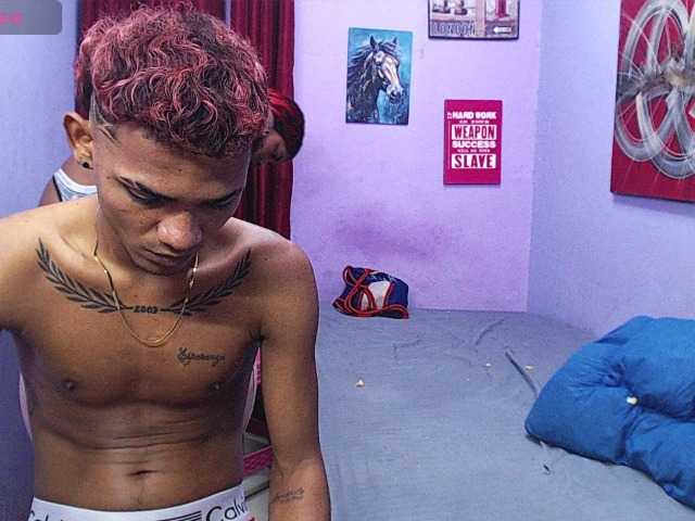 blacktwinks live cam on BongaCams