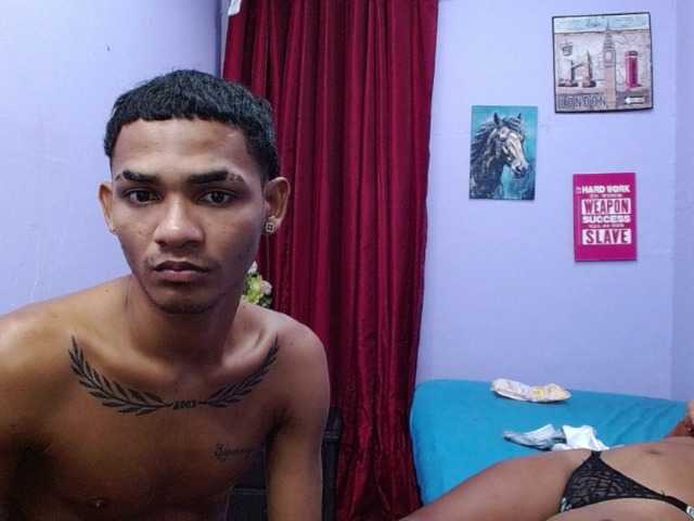 blacktwinks live cam on BongaCams