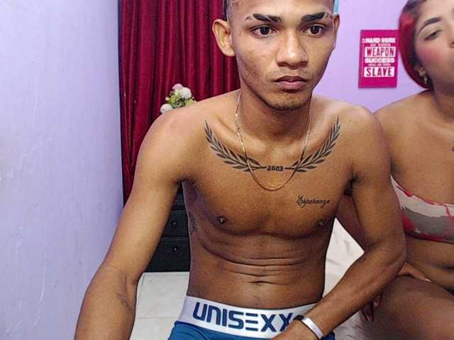 blacktwinks live cam on BongaCams