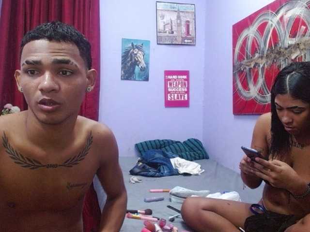 blacktwinks live cam on BongaCams