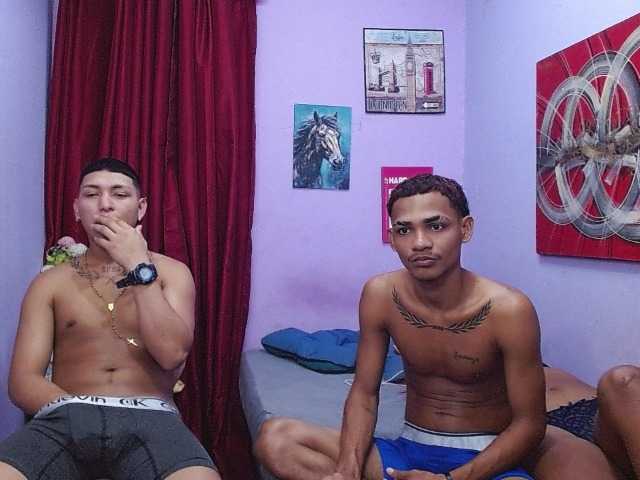 blacktwinks live cam on BongaCams
