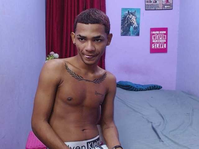 blacktwinks live cam on BongaCams