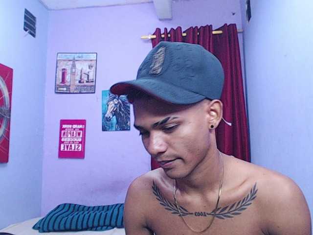 blacktwinks live cam on BongaCams