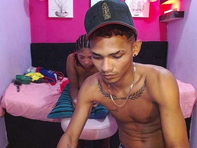 blacktwinks live cam on BongaCams